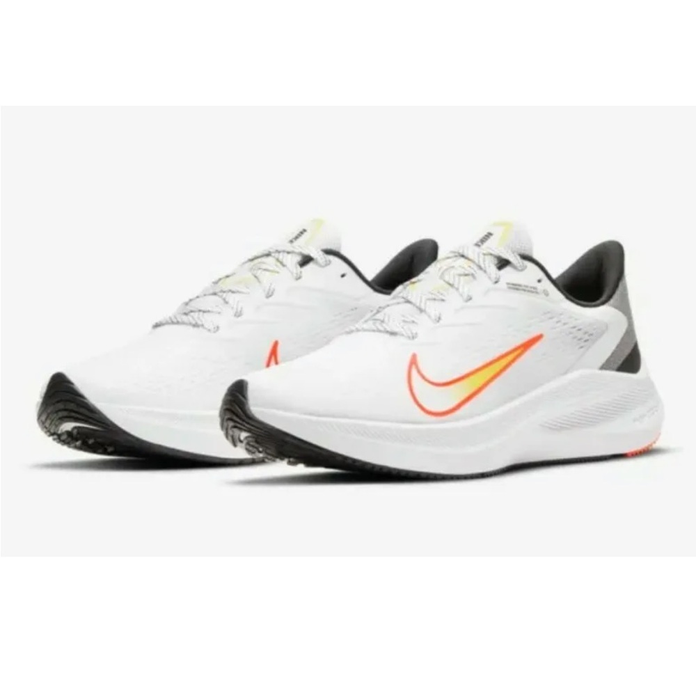 Nike Air Zoom Winflo 7 Sneakers